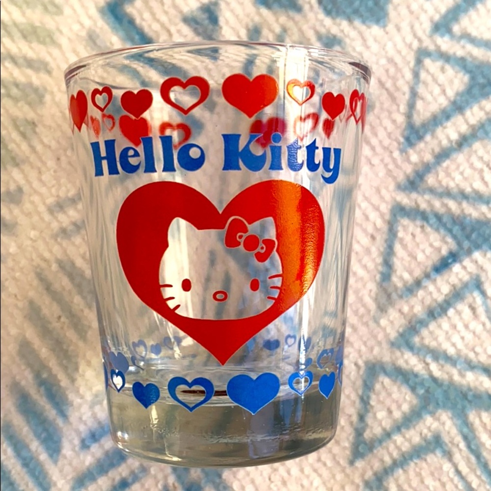 Hello Kitty Shot Glass Set - Picture 4 of 6